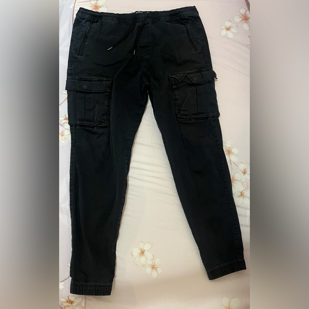 Black hollister cargos